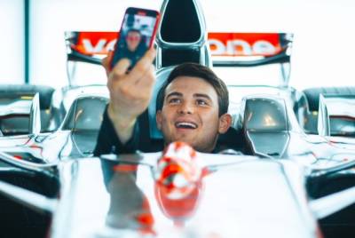 Зак Браун - О’Вард хочет покататься на чемпионской McLaren Льюиса - f1news.ru - Мексика - Абу-Даби - Reuters