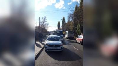 Пассажирка маршрутки пострадала в массовом ДТП в Воронеже - vestivrn.ru - Воронеж