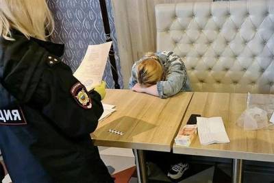 Людмила Нефедова - Суд приговорил к четырем годам колонии женщину, пытавшуюся продать своего ребенка - vm.ru - Москва