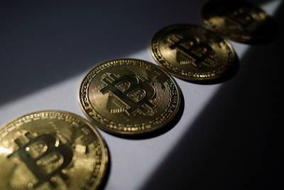 Курс биткоина приблизился к историческому максимуму - lenta.ru - Китай