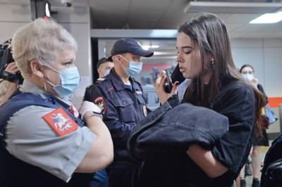 Андрей Исаев - Эксперт предложил увеличить штрафы за отсутствие масок в общественных местах - vm.ru - Москва - Россия