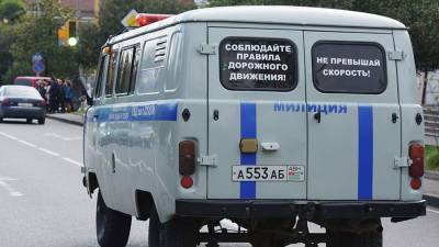 Депутат парламента Абхазии открыл стрельбу в воздух у здания МВД - iz.ru - Украина - Израиль - Апсны
