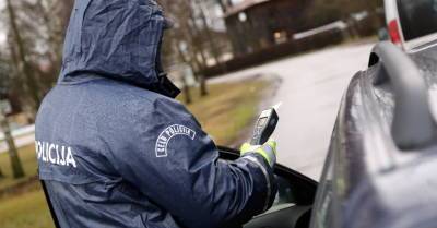 Взятки дорожным полицейским чаще всего предлагают нетрезвые водители - rus.delfi.lv - Латвия