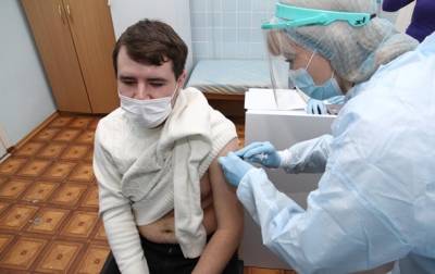 От COVID-19 за сутки привили 128 тысяч украинцев - korrespondent.net - Украина