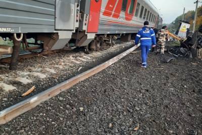 Олег Мельниченко - В Пензенской области в результате ДТП с рельс сошли несколько вагонов поезда - mk.ru - Пензенская обл.