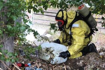 На Политихнической нашли канистры с соляной кислотой, территория оцеплена - saratov.mk.ru - Саратов - район Заводский
