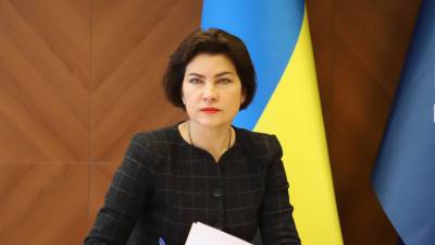 Сергей Шефир - Ирина Венедиктова - Генпрокурор Украины уверена, что покушение на советника Зеленского не является постановкой - russian.rt.com - Украина