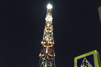 В Саратове загадочными огнями заполыхала вышка на Сенном - saratov.mk.ru - Саратов