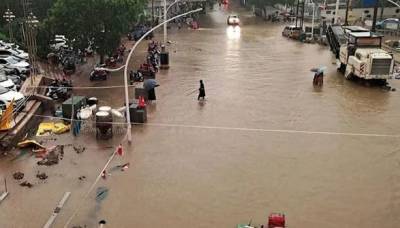 Из-за проливных дождей в Пакистане автомобиль упал в реку: погибла семья из 7 человек - unn.com.ua - Украина - Киев - Пакистан