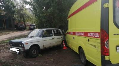 В Воронежской области при столкновении 4 машин погибла пассажирка скорой - vestivrn.ru - Воронежская обл.