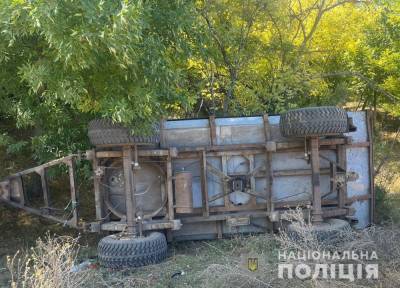 Под Одессой перевернулся трактор с детьми в прицепе: один ребенок умер, водитель сбежал - vchaspik.ua - Украина - Одесса
