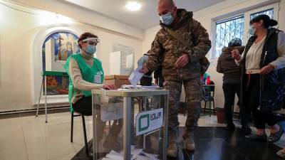 Михаил Саакашвили - Экзитпол показал лидерство «Грузинской мечты» на выборах в парламент - iz.ru - Израиль - Грузия - Тбилиси - Рустави