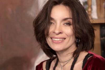 Надежда Мейхер - Экс-ВИА Гра Мейхер покорила чувственным видом посреди поля: «Влюбленная в жизнь» - sport.politeka.net - Украина