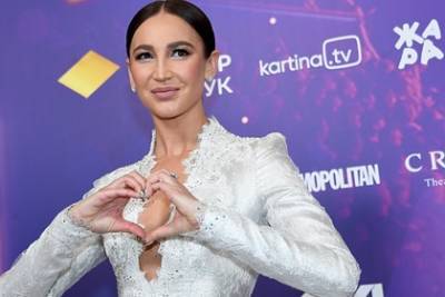 Ольга Бузова - Ольга Бузова ответила на вопрос о планах заняться политикой - lenta.ru - Россия