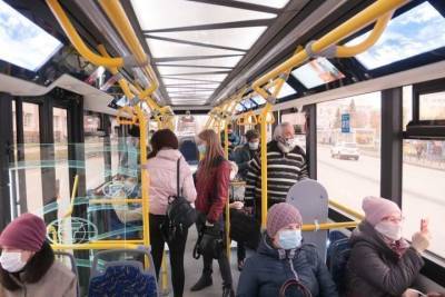 Глава дептранса Омска переложил контроль за QR-кодами в автобусах на Роспотребнадзор - omsk.mk.ru - Омск