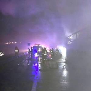 В масштабном ДТП на трассе Киев-Одесса погибли три человека. Фотофакт - reporter-ua.com - Украина - Киев - Одесса - Одесская обл.