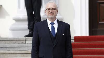 Эгилс Левитс - Заболевший COVID-19 президент Латвии чувствует себя лучше - iz.ru - Израиль - Латвия
