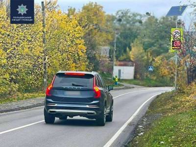 Поліцейські встановили на Харківщині не камери автофіксації порушень, а інформаційні табло з індикатором швидкості - itc.ua - Україна