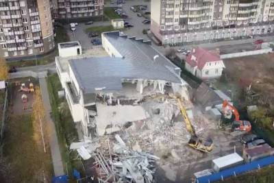 В Новом Девяткино начали ломать незаконный магазин «Лайм» - mk.ru - Ленинградская обл. - р-н Всеволожский