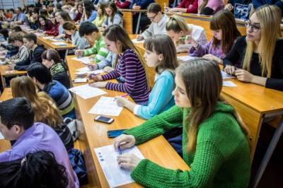 В вузах прокомментировали предложение о верхней планке цены обучения - aif.ru - Россия