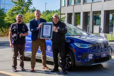 Электромобиль Volkswagen ID.4 установил рекорд Гиннесса за самую длинную поездку в одной стране: 57,5 тыс. км, 208 зарядок, 48 штатов и 100 дней - itc.ua - США - Украина