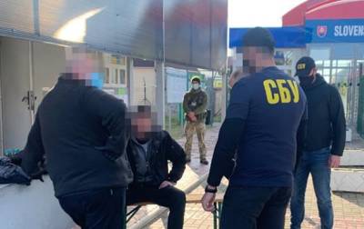 На Закарпатье задержали пытавшегося вывезти ртуть иностранца - korrespondent.net - Украина