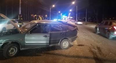В Чебоксарах иномарка сбила водителей, которые попали в ДТП - pg21.ru - Чебоксары - Восточный