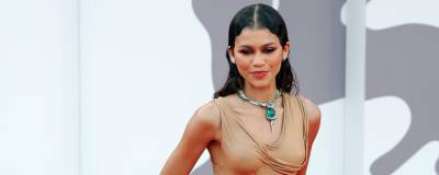Дженнифер Лопес - Дэвид Боуи - Наоми Кэмпбелл - Tommy Hilfiger - Совет модных дизайнеров Америки вручит премию «Икона стиля» Зендае - runews24.ru