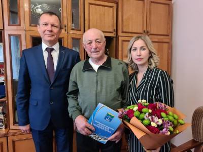 Почетный гражданин Холмска Станислав Березенко отметил 90-летие - sakhalin.info - Симферополь - Холмск