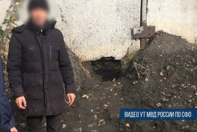 В Новосибирске двое мужчин сделали подкоп и украли почти тонну железнодорожных деталей - novos.mk.ru - Новосибирск