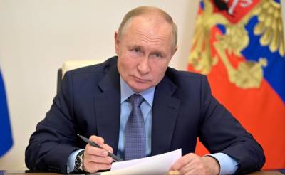 Владимир Путин - Густаво Зырянов - Путин дал добро на два выходных после вакцинации от COVID-19: как оформить больничный - sib.fm - Россия