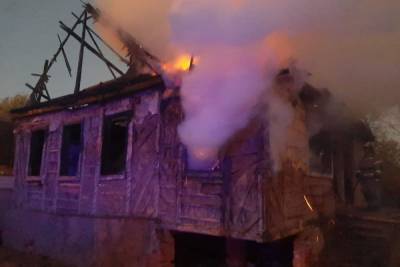 В Астрахани 7 огнеборцев тушили крупный пожар в нежилом здании - volg.mk.ru - Россия - Волгоград - Астрахань - Астраханская обл. - Волгоградская обл.