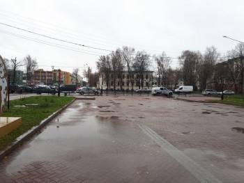 Вологжане собираются возле места прощания с Софией Жаворонковой - vologda-poisk.ru - Вологда