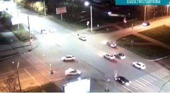 Пешеход и автомобиль не поделили перекресток в Вологде - vologda-poisk.ru - Вологда