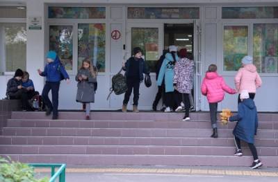Геннадий Онищенко - Онищенко назвал первородными введённые Минпросвещения осенние каникулы - govoritmoskva.ru - Москва - Россия