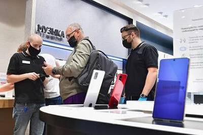 Названы все запрещенные к продаже в России смартфоны Samsung - lenta.ru - Москва - Россия
