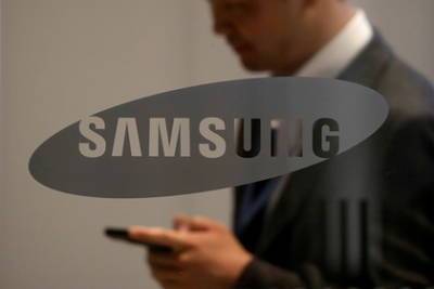 Samsung отреагировал на запрет 61 модели своих смартфонов в России - lenta.ru - Москва - Россия - Швейцария