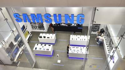 В Samsung прокомментировали запрет на продажу 61 модели смартфонов в РФ - iz.ru - Москва - Россия - Швейцария - Израиль