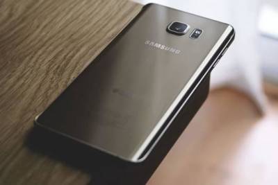 Samsung прокомментировала запрет 61 модели смартфонов в России - versia.ru - Москва - Россия - Швейцария