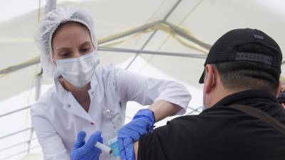 Ирина Писарева - В Омской области вакцинацию от COVID-19 прошли более 662 тысяч жителей - russian.rt.com - Севастополь - Омская обл.