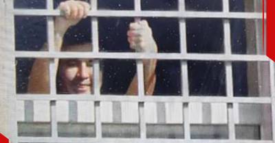 Михаил Саакашвили - Ираклий Гарибашвили - Саакашвили сфотографировали в окне грузинской тюрьмы - kp.ua - Украина - Грузия - Тбилиси - Рустави