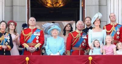 принц Уильям - Елизавета II - принц Гарри - принц Чарльз - Елизавета Королева - принцесса Шарлотта - принцесса Анна - Георг VI (Vi) - На одно лицо: кто на кого похож в королевской семье Великобритании - focus.ua - Украина - Англия