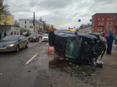 Шесть человек, среди которых двое детей, пострадали в ДТП на проспекте Калинина в Твери, которое устроил «гонщик» на Renault - afanasy.biz - Тверь