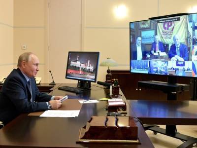 Владимир Путин - Дмитрий Песков - В период «малого локдауна» Путин будет работать только по видеосвязи, без очных мероприятий - rosbalt.ru - Россия