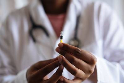 DW сообщил, как в ФРГ объясняют смерть от коронавируса COVID-19 после полной вакцинации - abnews.ru - Германия