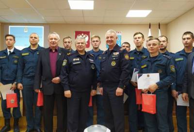Молодых специалистов пожарной охраны Ленобласти посвятили в профессию - online47.ru - Ленинградская обл.