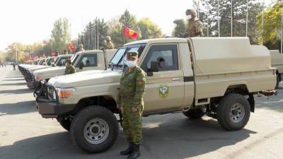 Укрепить границы: Кыргызстан закупил 40 единиц боевой техники - mir24.tv - Киргизия