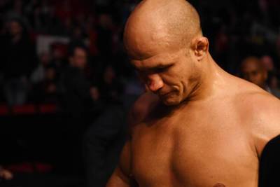 Дос Сантос - Бывший чемпион UFC рассказал об угрозах со стороны промоушена - lenta.ru