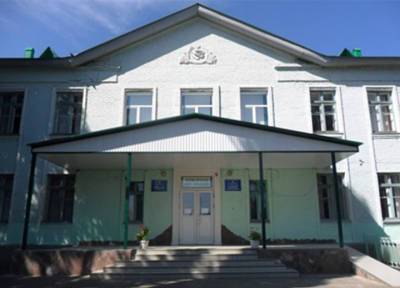 В Башкирии 8-летний ребенок выпал из окна школы, сломал позвоночник и не может ходить - province.ru - Башкирия