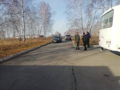 19-летний пешеход попал под колеса автобуса в Новосибирской области - runews24.ru - Новосибирская обл.